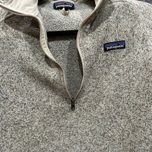 Patagonia women’s pullover medium